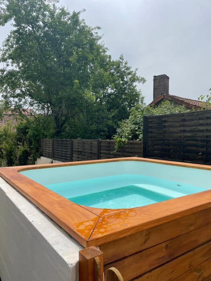 Beautiful Cottage With Private Plunge Pool/Hot Tub - 40 Mins From Puy Du Fou La Chapelle-Saint-Etienne Esterno foto